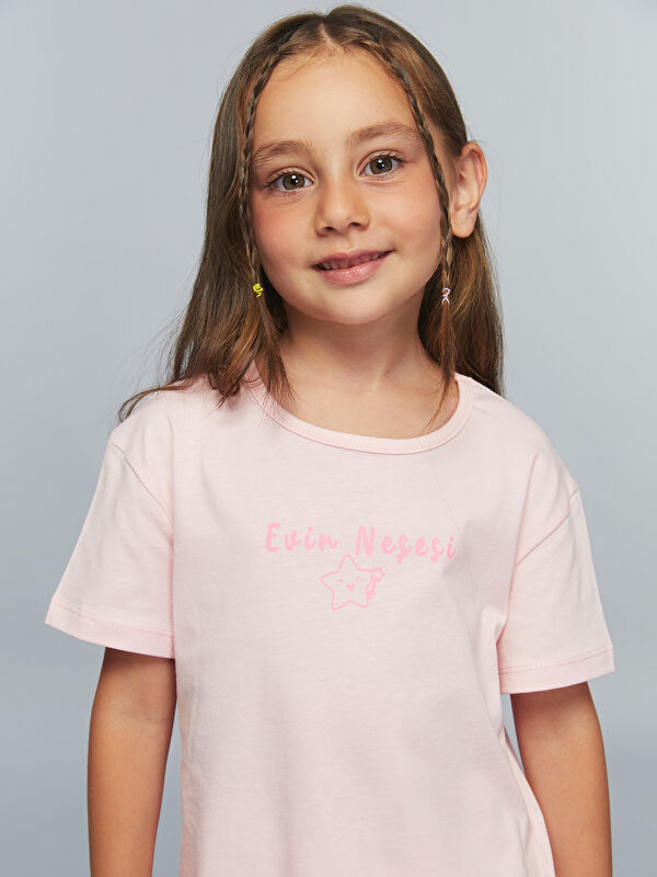 LCW Kids Bisiklet Yaka Slogan Baskılı Kız Çocuk Tişört