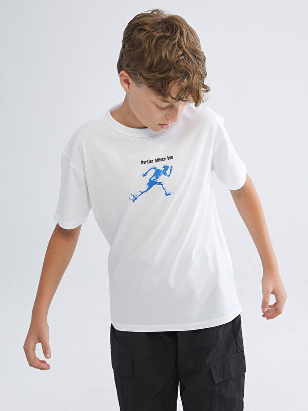 LCW Kids Bisiklet Yaka Slogan Baskılı Erkek Çocuk Tişört