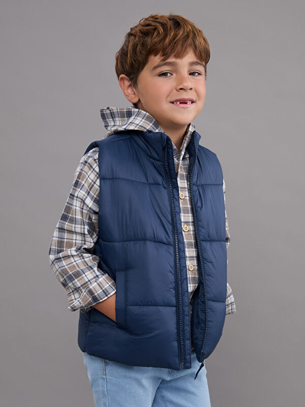 LCW Kids Dik Yaka Erkek Çocuk Şişme Yelek