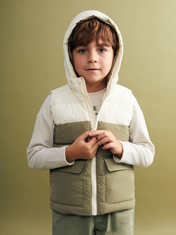 LCW Kids Kapüşonlu Erkek Çocuk Yelek