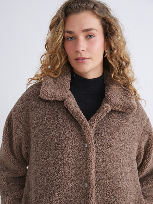 LCW Modest Gömlek Yaka Oversize Kadın Pelüş Mont