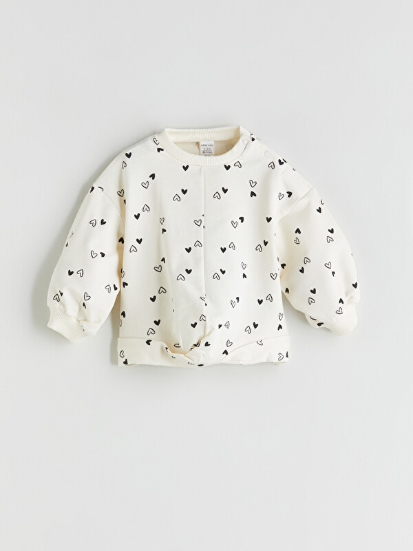 LCW baby Kalp Baskılı Kız Bebek Sweatshirt