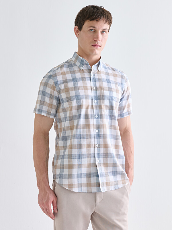 LCWAIKIKI Classic Standardni kroj Kratki rukav Karirani dezen Poplin Muška košulja