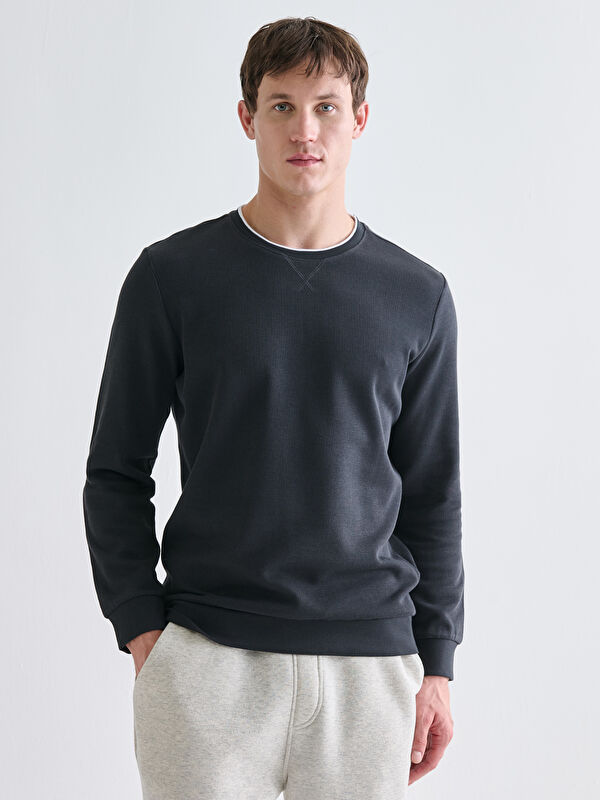 LCWAIKIKI Classic Bisiklet Yaka Uzun Kollu Erkek Sweatshirt