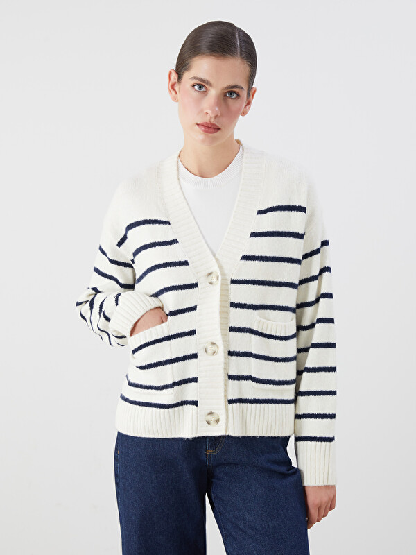 LCWAIKIKI Classic Cardigan en Tricot Rayé à Encolure en V pour Femmes