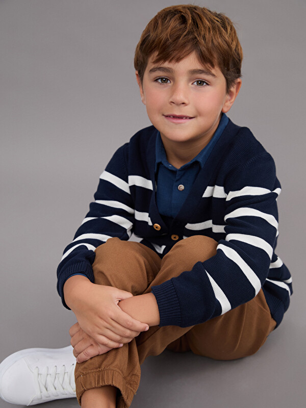 LCW Kids V Yaka Çizgili Erkek Çocuk Triko Hırka