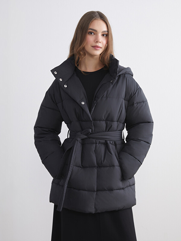 LCW Modest Kapüşonlu Beli Kuşaklı Kadın Şişme Mont