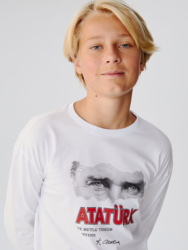 LCW Kids Bisiklet Yaka Atatürk Baskılı Erkek Çocuk Tişört