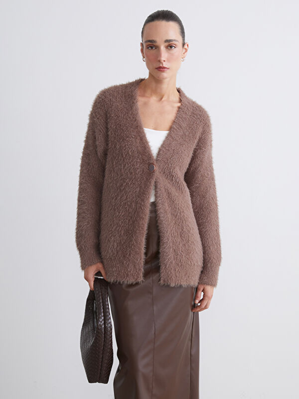 LCWAIKIKI Classic V Neck Women's Plush Knitwear Cardigan