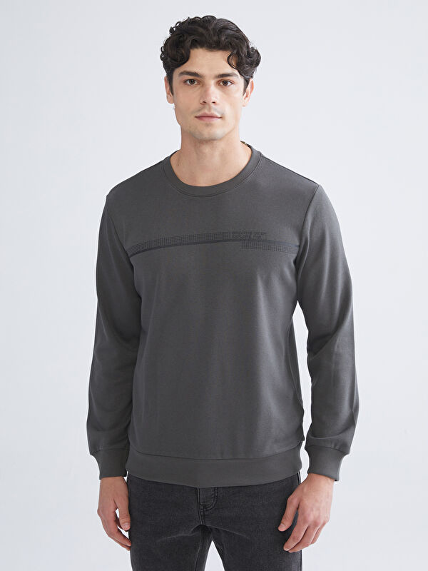 LCWAIKIKI Classic Bisiklet Yaka Baskılı Erkek Sweatshirt