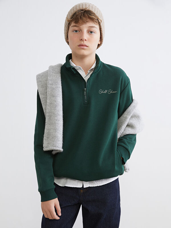 LCW Kids Dik Yaka Erkek Çocuk Sweatshirt