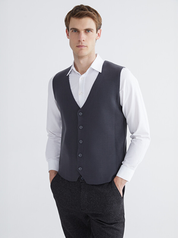 LCWAIKIKI Classic Standart Kalıp V Yaka Erkek Triko Yelek