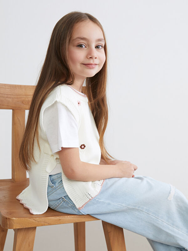 LCW Kids یەلەگی بلوزی تریكۆی گوڵداری یەخە خڕ بۆ کچان