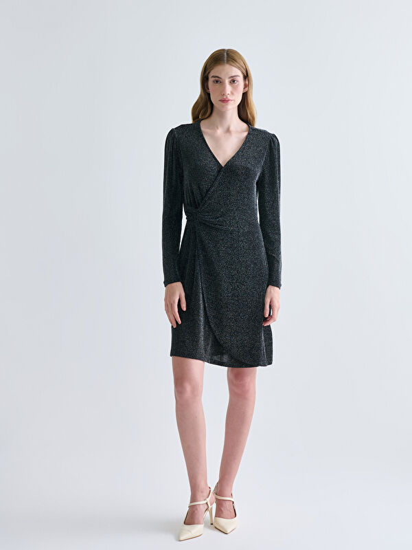 LCWAIKIKI Classic Überkreuztes Wickelkleid mit Strasssteinchen verziertem, gerafftem Mini-Kleid