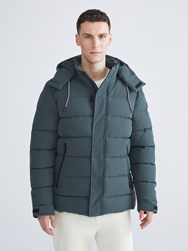 LCWAIKIKI Classic Standard Fit Men's Puffer Coat