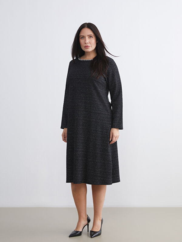 LCW Grace Große Größen Steinverziertes Kleid mit glänzendem Look
