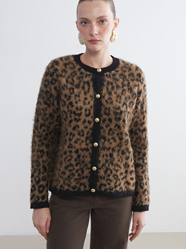 LCWAIKIKI Classic Crew Neck Leopard Print Women's Knitwear Cardigan
