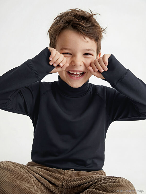 LCW Kids Dik Yaka Erkek Çocuk Sweatshirt