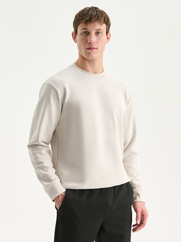 LCW Vision Bisiklet Yaka Nakışlı Erkek Sweatshirt