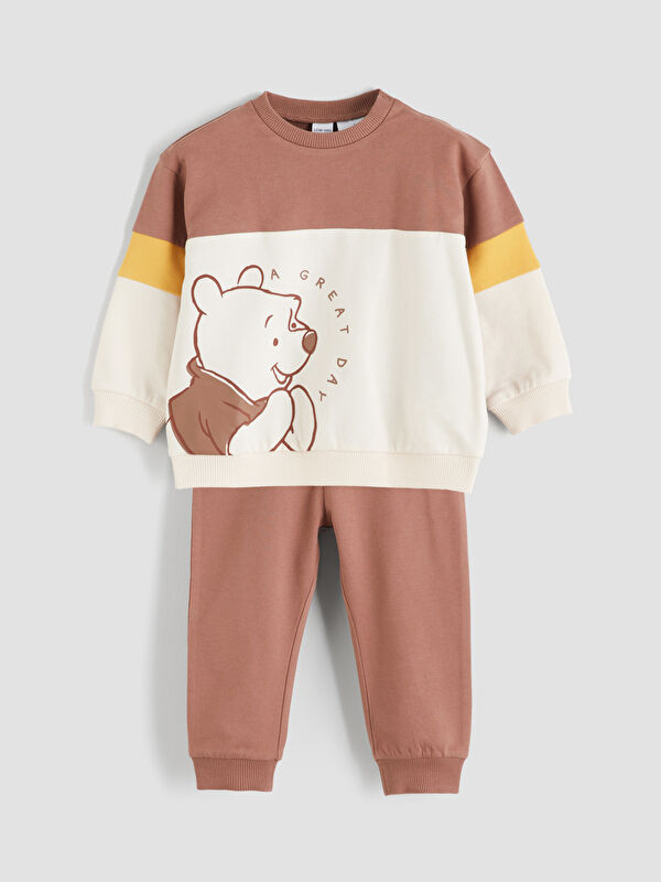 LCW baby Bisiklet Yaka Uzun Kollu Winnie the Pooh Baskılı Erkek Bebek Sweatshirt ve Jogger Pantolon 2'li