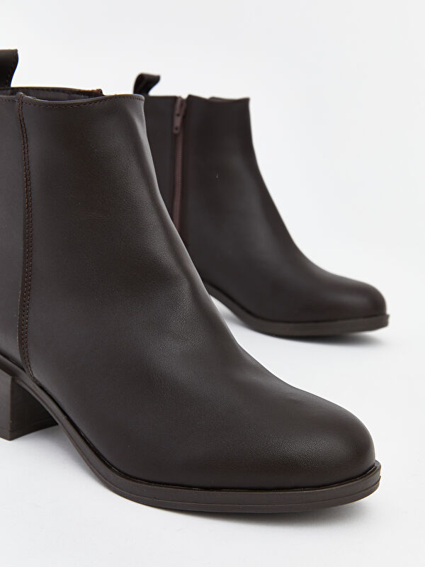 Deri Görünümlü Kadın Bot - Görsel 4