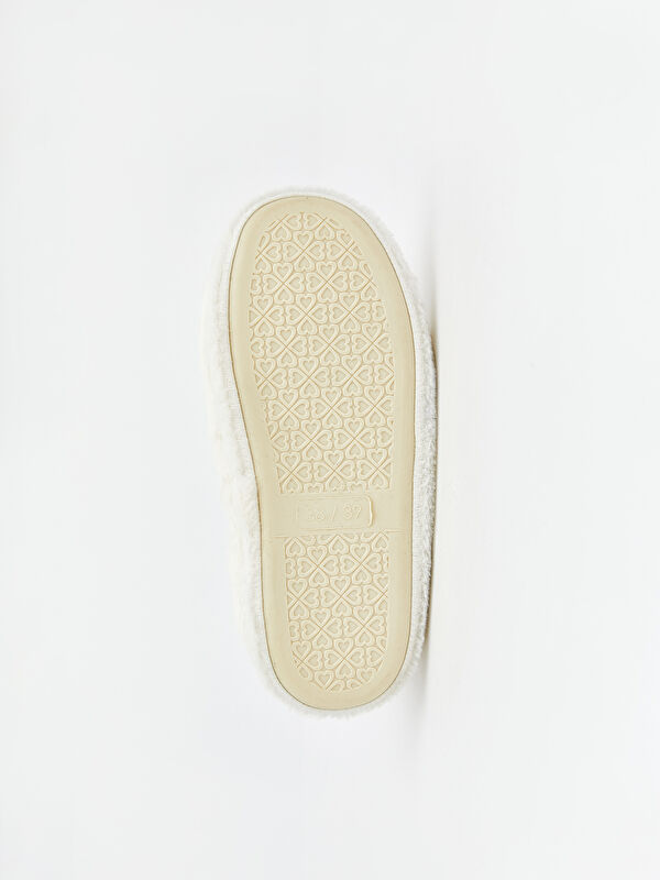 Hayvan Figürlü Kadın Pelüş Ev Botu - Görsel 5