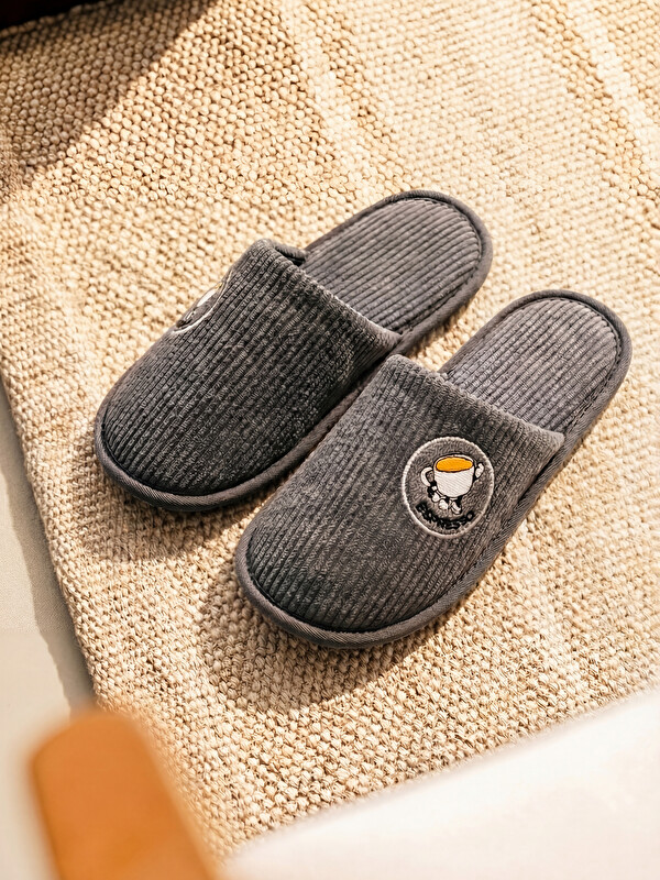 LCW HOME Men's Espresso Print Slippers: Step into comfort with a touch of style.