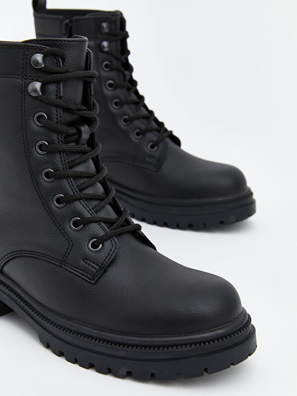 Deri Görünümlü Kadın Bot - Görsel 4