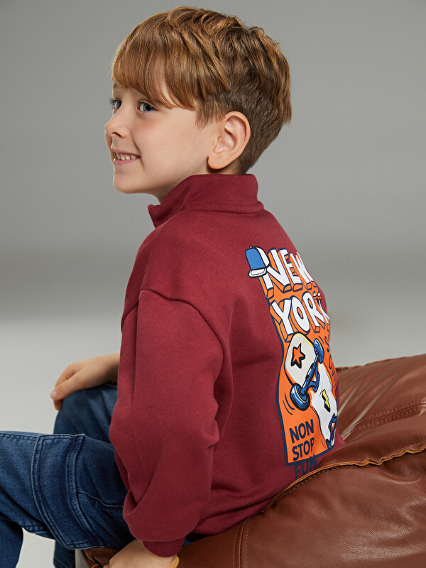 LCW Kids Dik Yaka Erkek Çocuk Sweatshirt
