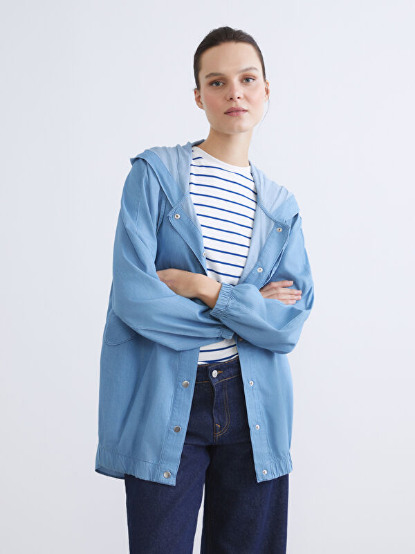 LCWAIKIKI Classic İndigo Kapüşonlu Oversize Kadın Jean Ceket