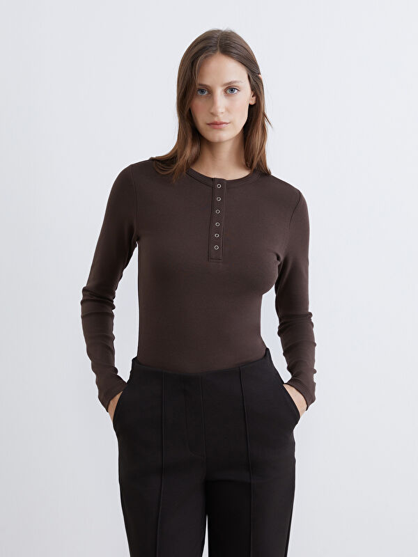 LCWAIKIKI Basic Kahverengi Bisiklet Yaka Fitilli Kadın Tişört