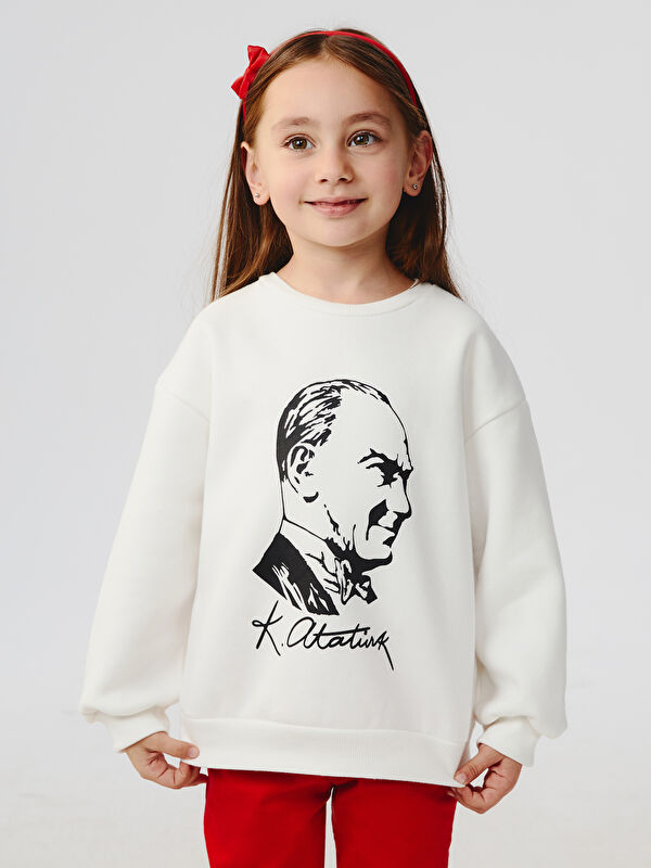 LCW Kids Bisiklet Yaka Uzun Kollu Atatürk Baskılı Kız Bebek Sweatshirt