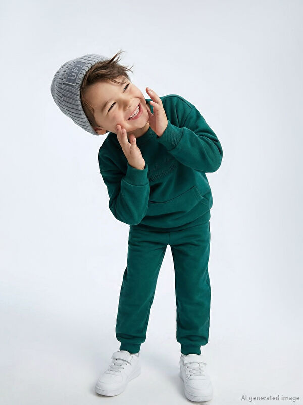 LCW Kids Erkek Çocuk Kalın Sweatshirt ve Eşofman Altı
