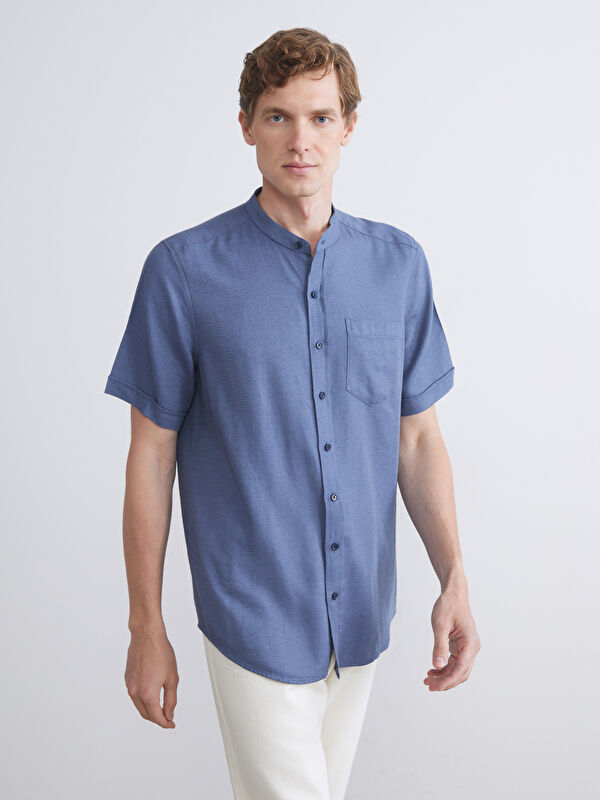 LCWAIKIKI Classic Regular Fit Hakim Yaka Kısa Kollu Erkek Gömlek