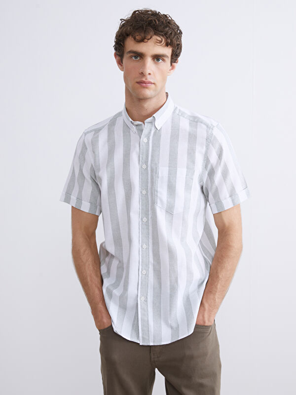 LCWAIKIKI Classic Regular Fit Kısa Kollu Çizgili Armürlü Erkek Gömlek