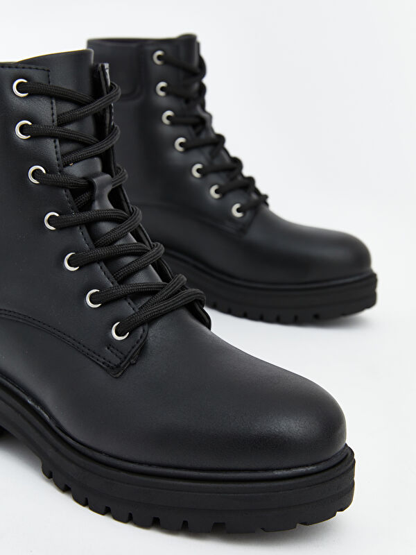 Deri Görünümlü Kadın Bot - Görsel 4