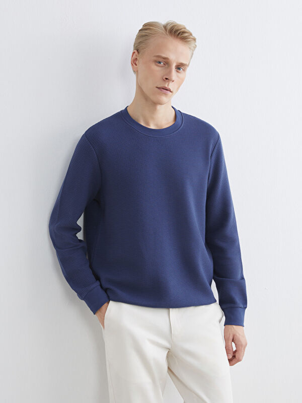 LCWAIKIKI Classic Bisiklet Yaka Dokulu Erkek Sweatshirt