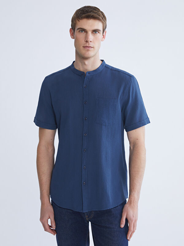 LCWAIKIKI Classic Regular Fit Hakim Yaka Kısa Kollu Erkek Gömlek