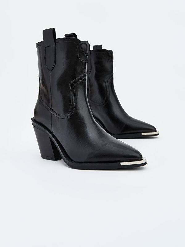 Sivri Burun Deri Görünümlü Kadın Bot - Görsel 3