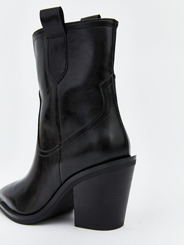 Sivri Burun Deri Görünümlü Kadın Bot - Görsel 6