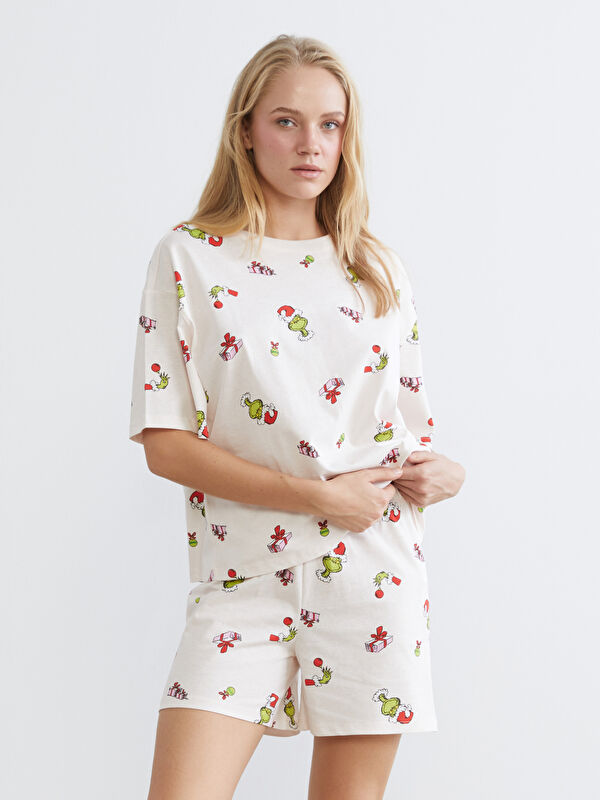 LCW Young Yılbaşı Temalı Kadın Şortlu Pijama Takımı