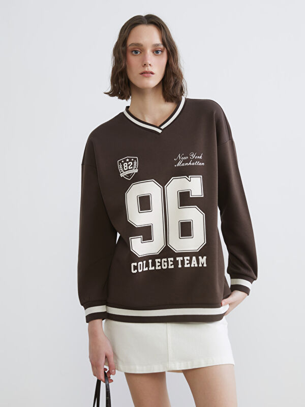 XSIDE V Yaka Baskılı Oversize Kadın Kalın Sweatshirt