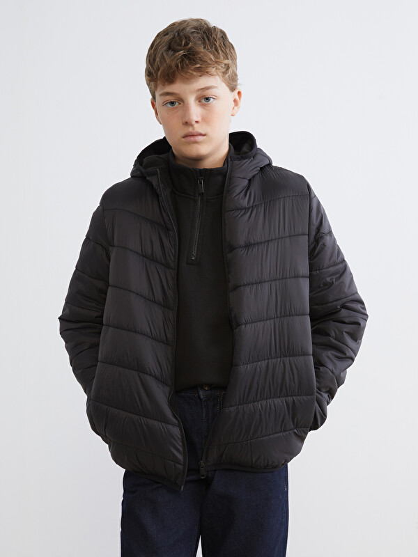 LCW Kids Kapüşonlu Erkek Çocuk Şişme Mont
