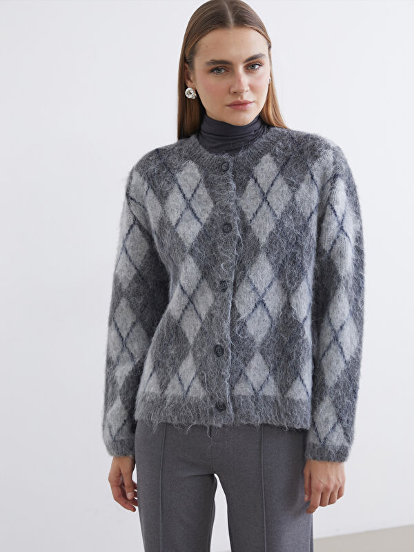 LCWAIKIKI Classic Crew Neck Argyle Pattern Women's Knitwear Cardigan