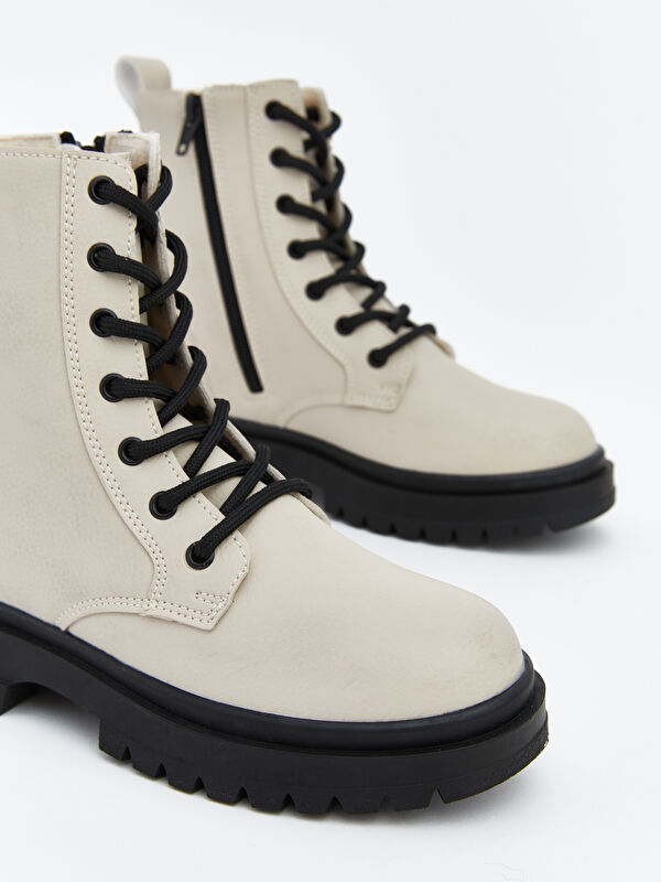 Deri Görünümlü Kız Çocuk Bot - Görsel 4