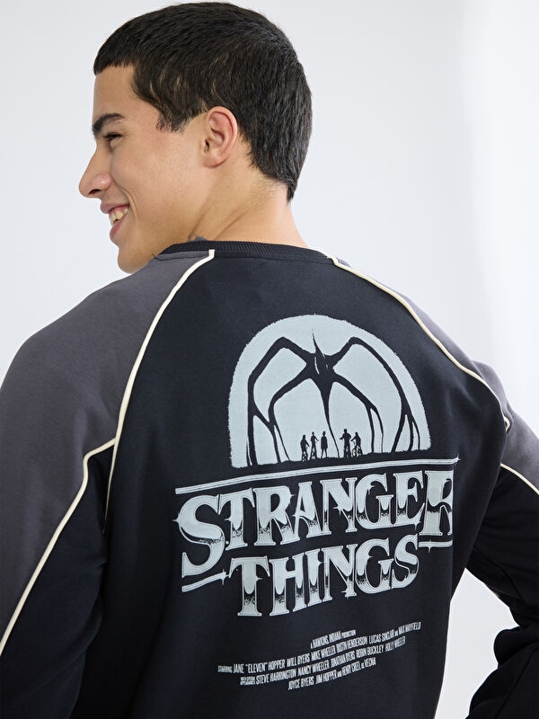 XSIDE Bisiklet Yaka Stranger Things Lisanslı Erkek Kalın Sweatshirt