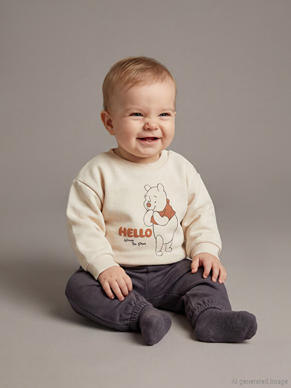 LCW baby Winnie the Pooh Baskılı Erkek Bebek Sweatshirt ve Eşofman Alt