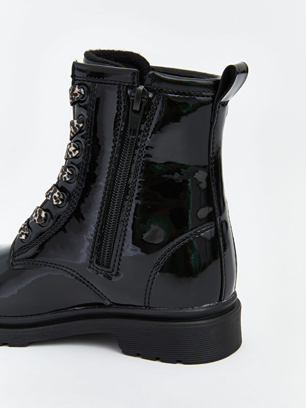 Deri Görünümlü Kız Bebek Bot - Görsel 6