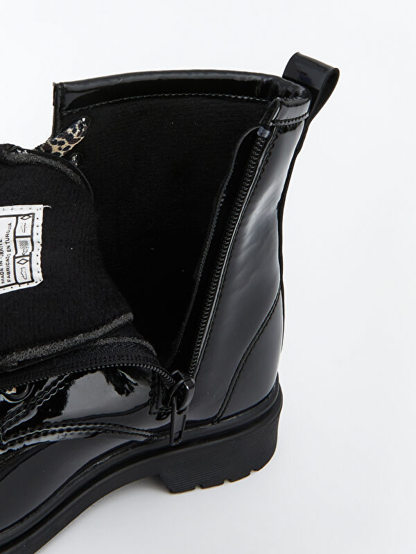 Deri Görünümlü Kız Bebek Bot - Görsel 8