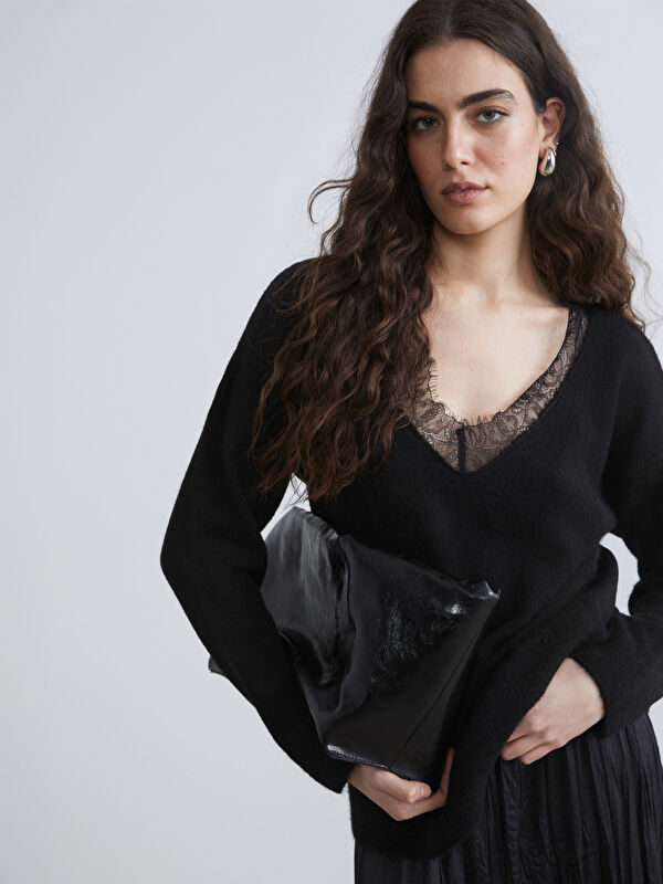 LCW Vision V Yaka Dantel Detaylı Oversize Kadın Triko Kazak